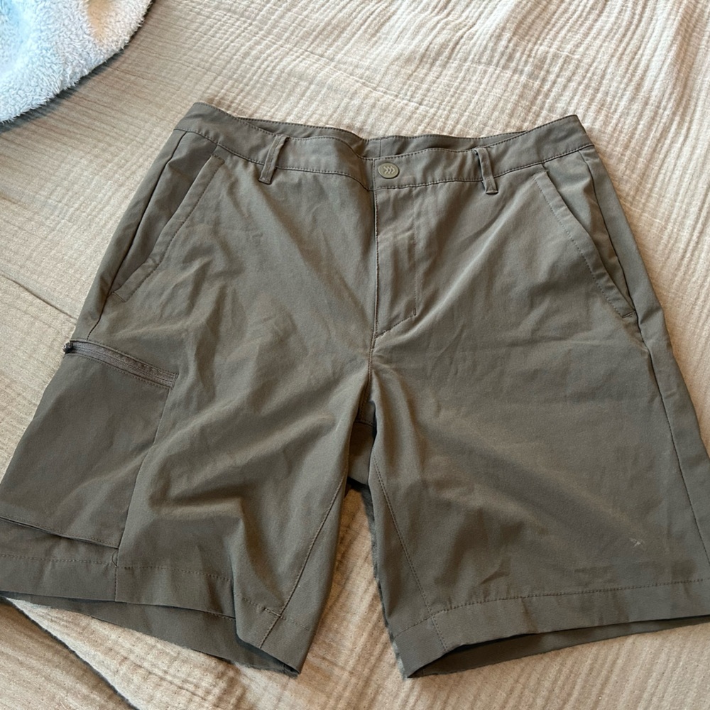 Men’s green shorts All in Motion